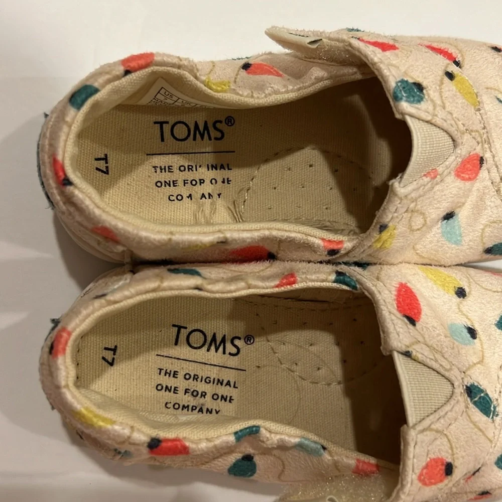 TOMS Belmont Toddler Girl Slip On Shoe Cream Christmas Light Bulb US7 - Picture 12 of 15